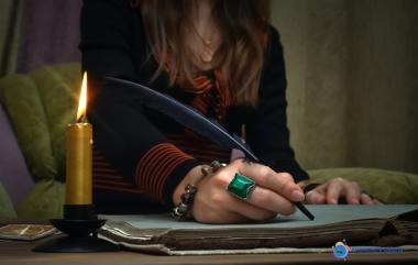 APRENDE LA ENERGÍA DEL TAROT CON  TU INTUICIÓN